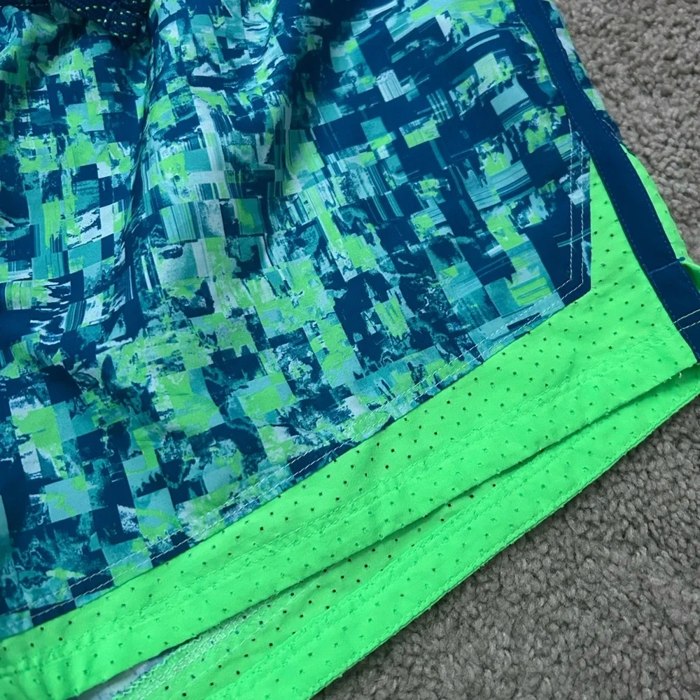 UNDER ARMOUR Girl's shorts tropical tide‎